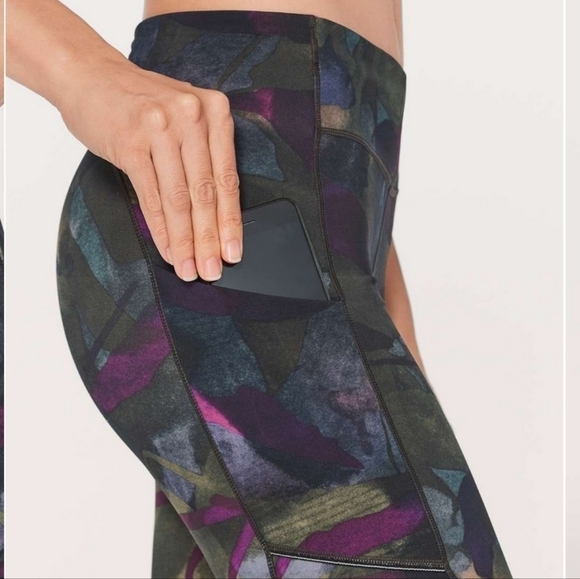 Lululemon Speed Up Tight Full-On Luxtreme 28" Aura Dark Chrome Multi Size 4 - Picture 3 of 10